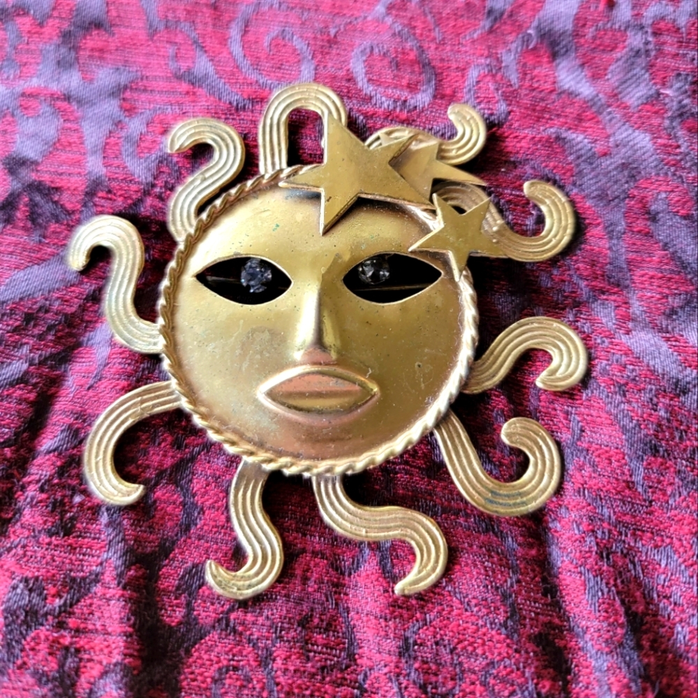 Brooch